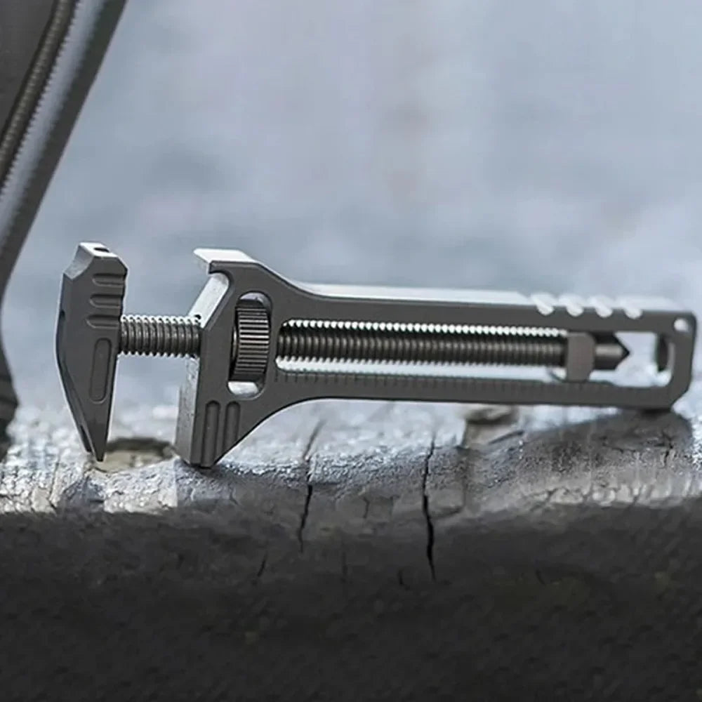 1PC EDC Multitool – Kompaktes tragbares Werkzeug mit Schlüsselanhänger für Camping und Survival