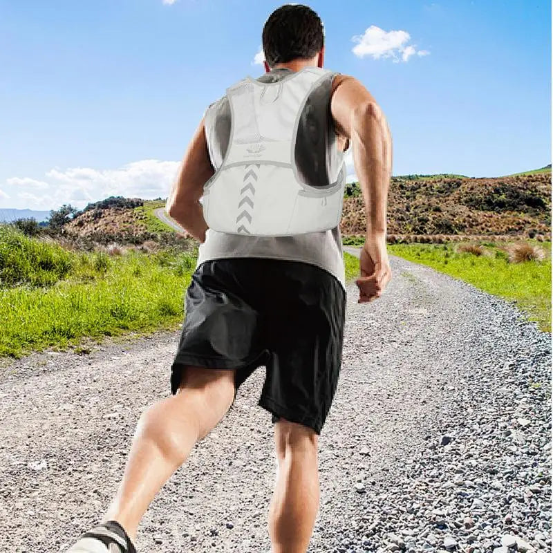 Hydration Running Vest, Reflecterend Rugzak voor Hardlopen, Fietsen en Hiken, Ademend Hydratatie Vest met Telefoonhouder en Waterdichte Stoffen