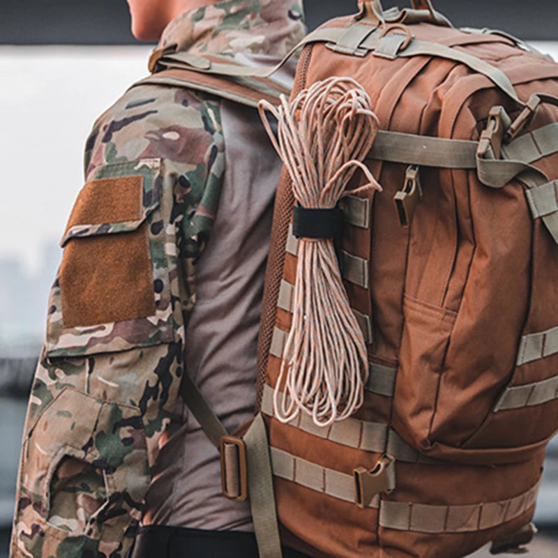 Verstelbare Molle Handschoenhouder – Sleutelring & Karabijnclip voor Brandweer, Hiking & Werkgebruik