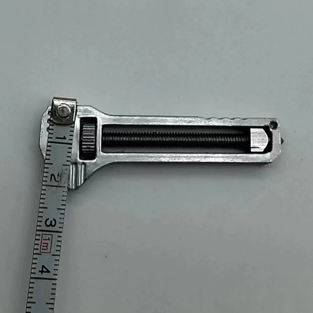1PC EDC Multitool – Kompaktes tragbares Werkzeug mit Schlüsselanhänger für Camping und Survival
