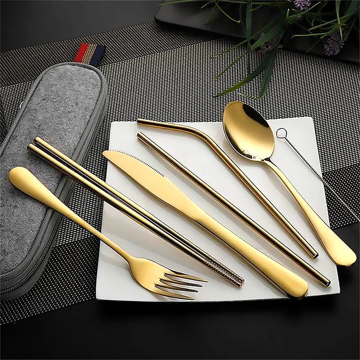 8-teiliges tragbares Besteckset – ideal für Outdoor, Picknick, Reisen und Studenten – Gabel, Löffel, Messer und Essstäbchen in kompakter Aufbewahrungsbox