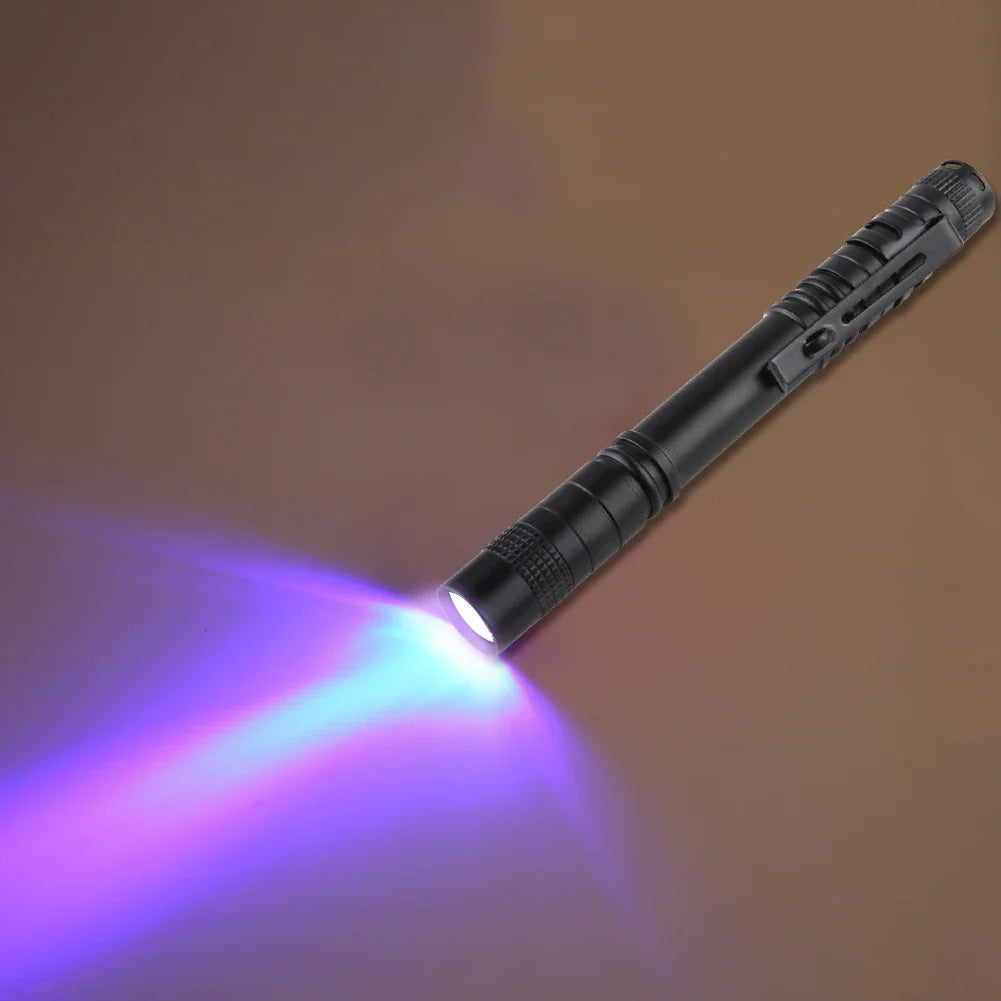 Mini-UV-Taschenlampe – 395 nm LED-Ultraviolett-Taschenlampe mit Zoomfunktion zur Inspektion und Fleckenerkennung