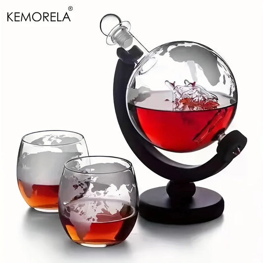 Globe Whiskey Karaf Set – 900ML – Loodvrij Glas met Houten Standaard & 2 Glazen – Luxe Cadeau voor Whisky Liefhebbers